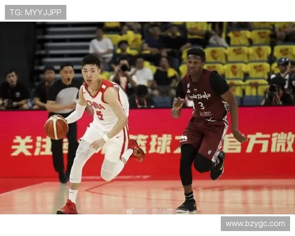 篮球联赛中的CBA是否存在足球运动员？