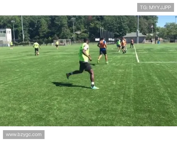 足球训练中的小范围对抗赛与技战术训练